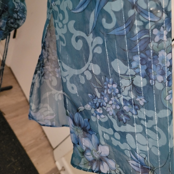 Size 18/20 Lane Bryant Top - Picture 2 of 4